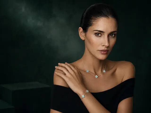 Modelo usando joias Sabbadini&Co.